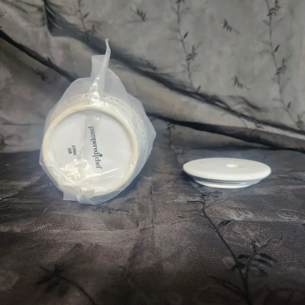 Pampered Chef Ceramic Egg Cooker #1529